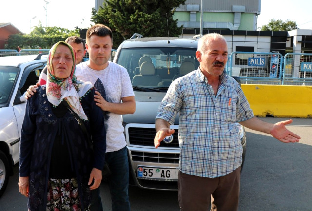 Emeklilik Paraları Bulununca Sevinç Gözyaşı Döktüler