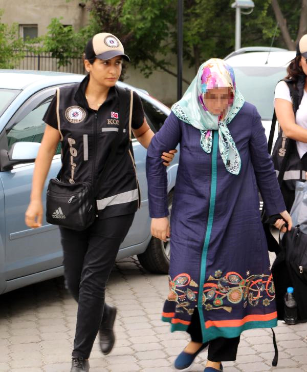 Fetö Şüphelisi 5 Kişi Adliyede