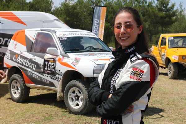 Türkiye’nin Lisanslı Tek Kadın Off-Road Pilotu Birinci Oldu