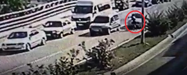 Genç Kadının Hayatını Kaybettiği Kaza Kamerada