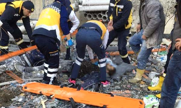 Yalıtımı Yapılan Binada İskele Çöktü: 1 İşçi Öldü, 1 İşçi Yaralı
