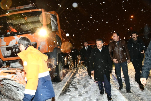Vali Kaymak’tan Samsun-Ankara Yolunda Kar Denetimi