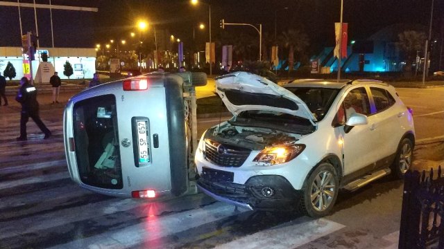 Samsun’da Kavşakta Trafik Kazası: 2 Yaralı