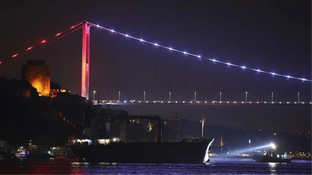 İstanbul Boğazı, olumsuz hava şartları nedeniyle çift taraflı gemi trafiğine kapatıldı
