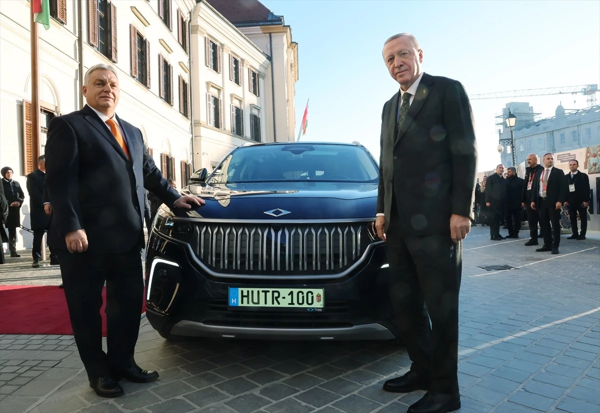 Cumhurbaşkanı Erdoğan’dan, Macaristan Başbakanı Orban’a Togg jesti! Arabanın plakası dikkatlerden kaçmadı