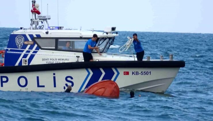 Samsun’da Dalgalı Denizde Bot Alabora Oldu: 4 Kişi Kurtarıldı