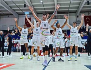 Aliağa Petkimspor, A. Efes’e Yenilerek Taraftarının Önünde Birinci Yenilgisini Aldı