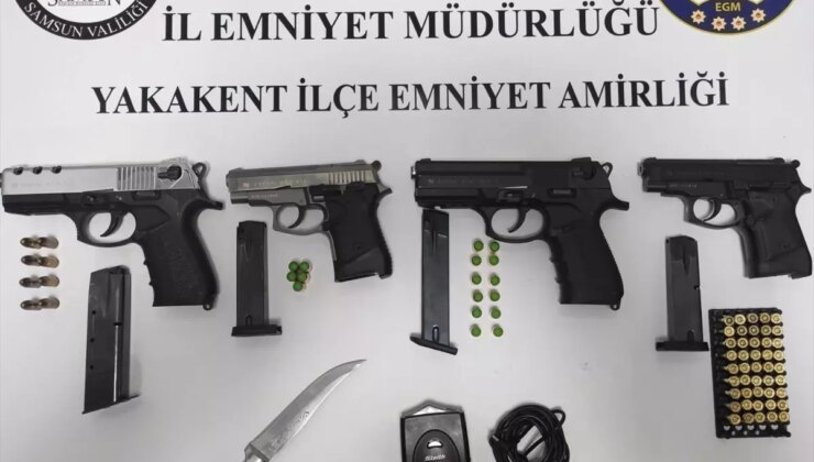 Samsun’da Narkotik Uygulamasında 4 Silah ve Radar Tespit Aygıtı Ele Geçirildi
