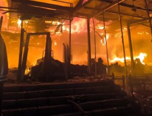 Restoranda yangın faciası: Paklık işçici alevlerin ortasında can verdi