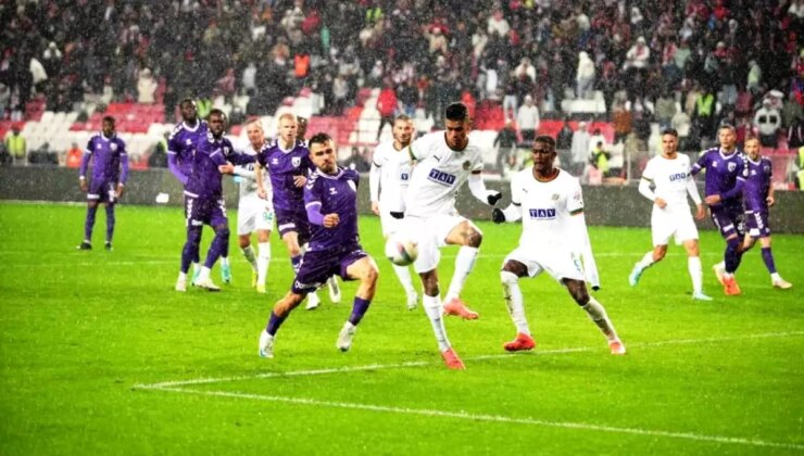 Samsunspor ve Alanyaspor Golsüz Beraberliği Bozamadı
