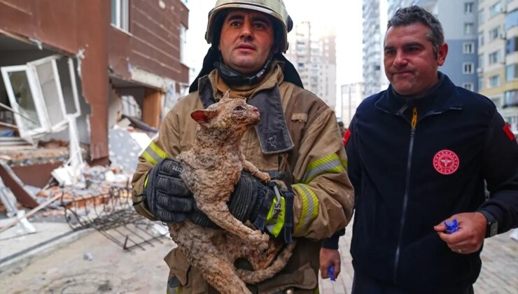 Beylikdüzü’nde Doğal Gaz Patlaması: Yaralılar Var