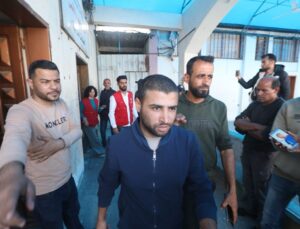 İsrail, Gazze’den alıkoyduğu 5 Filistinli esiri hür bıraktı