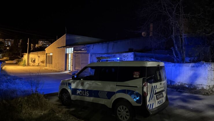 Erzurum’da mahallelinin dayanağıyla 10 sistemsiz göçmen yakalandı
