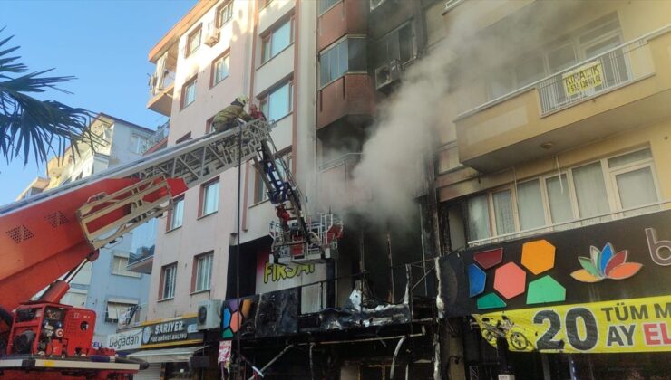 İzmir’de iş yerinde çıkan yangın hasara sebep oldu